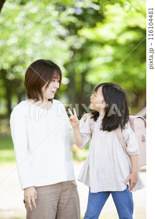 1年生、母娘のポートレイト 1年生、母娘のポートレイト 116104481