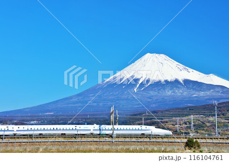 静岡県 青空の富士山と新幹線 静岡県 青空の富士山と新幹線 116104761