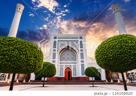 courtyard of modern Islamic white Minor Mosque with two minarets in Tashkent in Uzbekistan in summer at sunrise courtyard of modern Islamic white Minor Mosque with two minarets in Tashkent in Uzbekistan in summer at sunrise 116108020