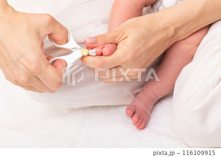 Mother Trimming Newborns Toenails Mother Trimming Newborns Toenails 116109915