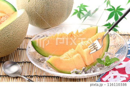 とっても甘い 夕張メロン 116110386