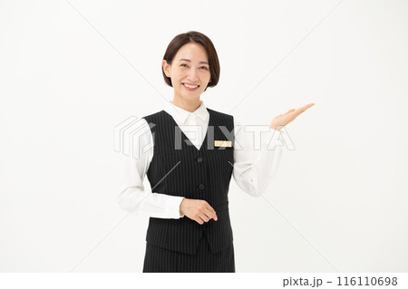 制服の女性　ビジネス　手かざし 116110698