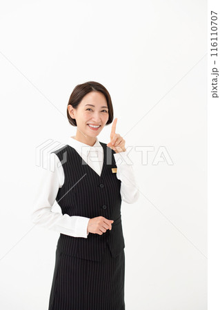 制服の女性　ビジネス　指差し 116110707