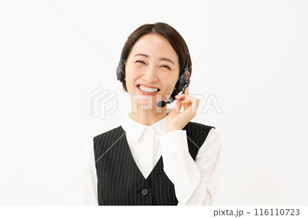 制服の女性 オペレーター 制服の女性 オペレーター 116110723