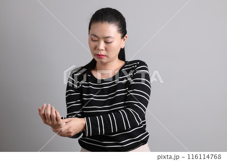40s Asian Woman 40s Asian Woman 116114768