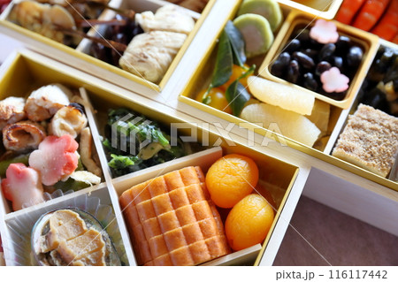 お正月のおせち料理 お正月のおせち料理 116117442