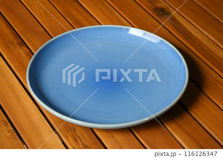 青い皿の背景素材 青い皿の背景素材 116126347