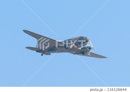 飛行するイギリス空軍C-47Aダコタ輸送機 飛行するイギリス空軍C-47Aダコタ輸送機 116126644