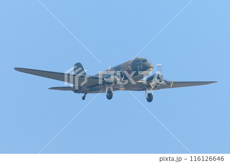 飛行するイギリス空軍C-47Aダコタ輸送機 飛行するイギリス空軍C-47Aダコタ輸送機 116126646