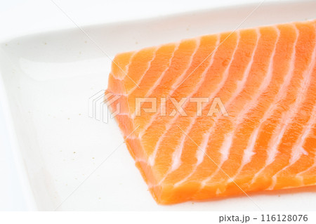 サーモンの柵のクローズアップ サーモンの柵のクローズアップ 116128076