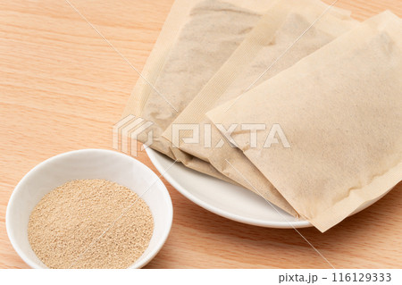 出汁パックと顆粒出汁 出汁パックと顆粒出汁 116129333