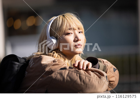 ストリートスナップ 若い女性のポートレート ストリートスナップ 若い女性のポートレート 116129575