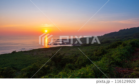 男鹿半島の夕暮れ 116129920