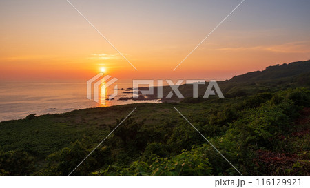 男鹿半島の夕暮れ 116129921