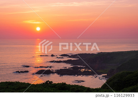 男鹿半島の夕暮れ 116129933