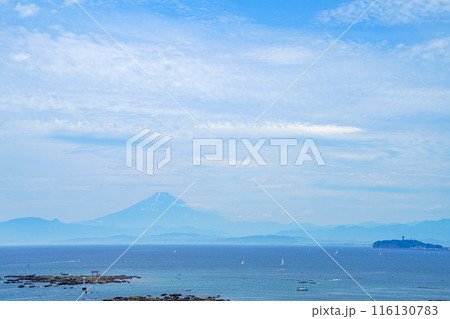 葉山あじさい公園から望む相模湾と富士山と江の島 葉山あじさい公園から望む相模湾と富士山と江の島 116130783