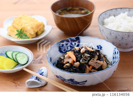 ひじきの煮物 和食の朝食イメージ ひじきの煮物 和食の朝食イメージ 116134056