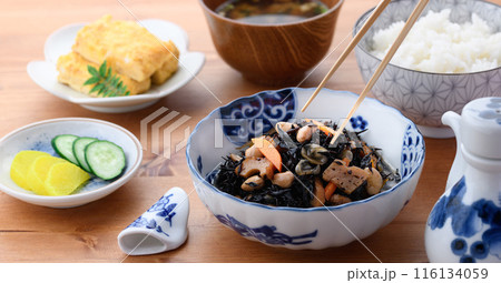 ひじきの煮物 和食の朝食イメージ 116134059