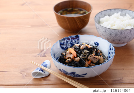 ひじきの煮物 和食の朝食イメージ ひじきの煮物 和食の朝食イメージ 116134064