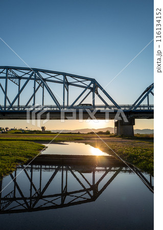 【徳島】吉野川橋　雨上がりの風景【夕景】 116134152