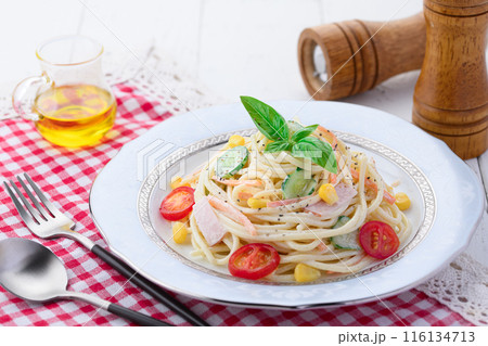 日本のパスタ料理の定番　スパゲッティサラダ 116134713