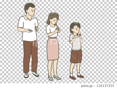 仲の良い親子が連絡をしている様子 116137355