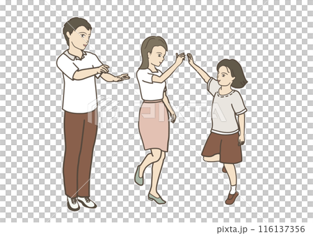 仲の良い親子が喜んでいる様子 116137356