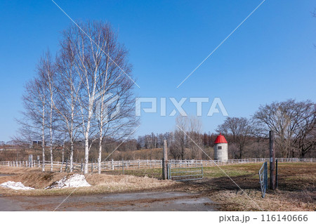 帯広市八千代公共育成牧場のサイロ（北海道帯広市） 116140666