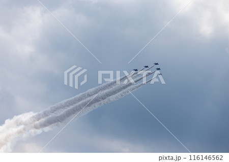 ブルーインパルスの航空ショー ブルーインパルスの航空ショー 116146562