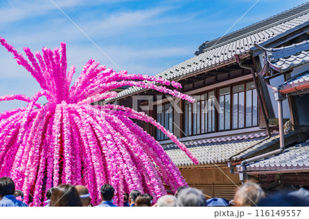 美濃まつり、うだつの上がる町並みを練り歩く花みこし〈岐阜県美濃市〉 116149557
