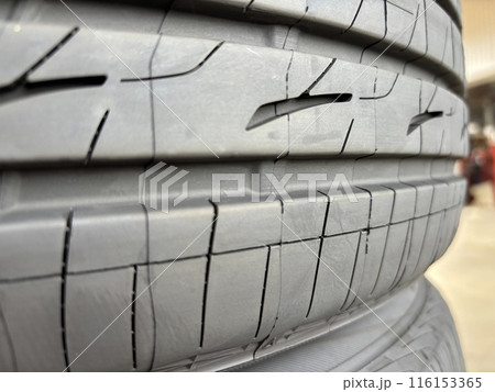 タイヤのスリップサイン 116153365