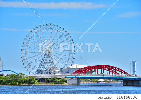 《愛知県》名古屋都市風景　港区中川運河から名古屋港の観覧車 116156336