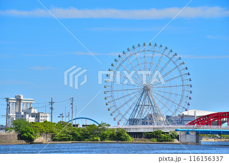 《愛知県》名古屋都市風景　港区中川運河から名古屋港の観覧車 116156337