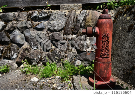 レトロなデザインの消火栓 116156604