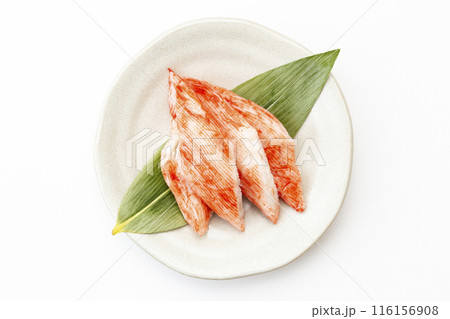 白背景にカニカマ 116156908