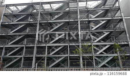 階段だらけの立体駐車場 116159688