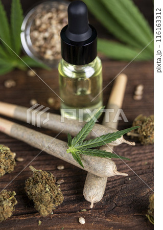 Blunt, cannabis and medical marijuana bud , cbd 116163312