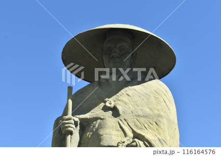 大阪四天王寺の親鸞の像 大阪四天王寺の親鸞の像 116164576