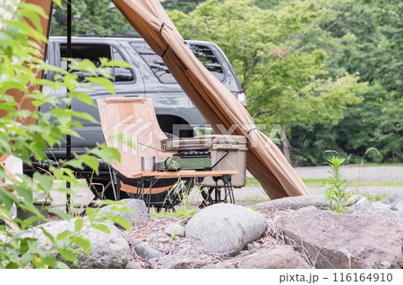 【オートキャンプ場　木立の中で設営完了】 116164910