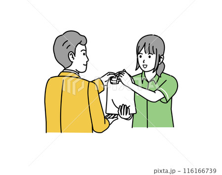 コンビニで買い物をする男性、商品を手渡すコンビニ店員の女性 116166739