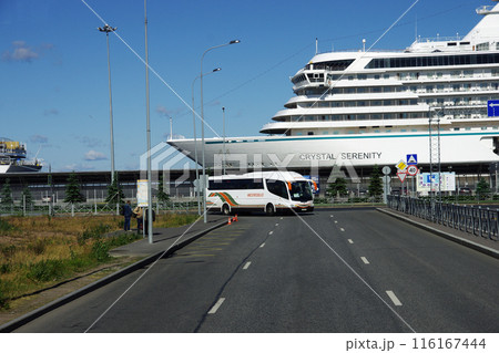 サンクトペテルブルク港に停泊中の大型クルーズ船 116167444