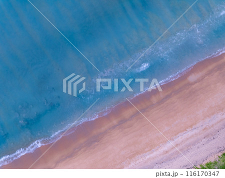 Top view Beach waves background, Natural background, photo sea waves texture background 116170347