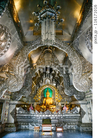 タイチェンマイにある銀の寺として有名なワット・シースパンの美しい風景 タイチェンマイにある銀の寺として有名なワット・シースパンの美しい風景 116171016