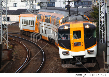 近鉄京都線を行く近鉄特急ビスタEX（京都⇔近鉄奈良） 116171524