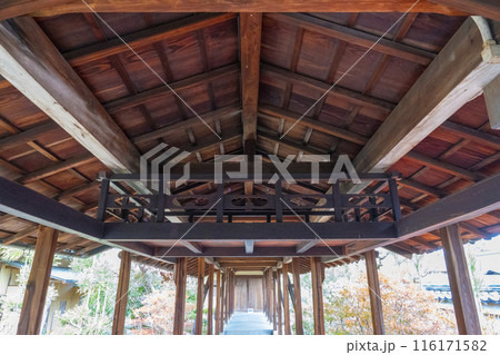 大徳寺塔頭 総見院 信長公木像を運んだ輿がある回廊 大徳寺塔頭 総見院 信長公木像を運んだ輿がある回廊 116171582