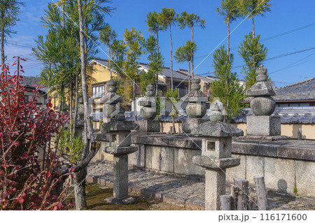 大徳寺塔頭 総見院 織田家供養塔 大徳寺塔頭 総見院 織田家供養塔 116171600