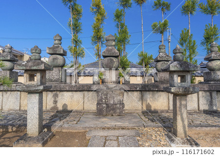 大徳寺塔頭 総見院 織田家供養塔 大徳寺塔頭 総見院 織田家供養塔 116171602