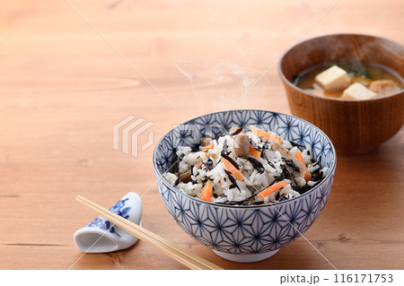 ひじきご飯とお味噌汁 ひじきご飯とお味噌汁 116171753