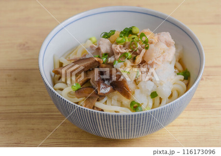 おろし豚肉の冷しうどん 116173096