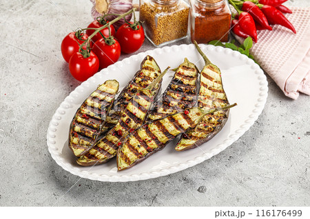 Grilled tasty ripe eggplant slice 116176499